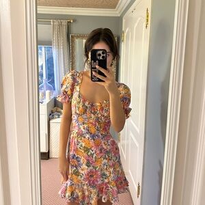 Hello molly beautiful floral dress back cut out puffy sleeve size xs